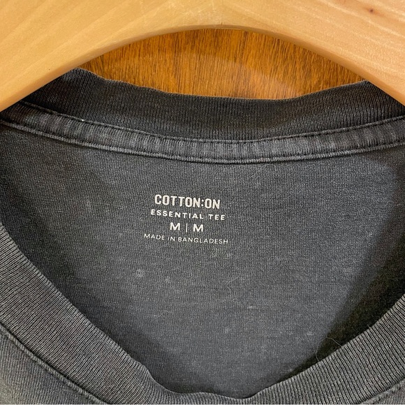 Cotton On Classic Arts Graphic Tee. Size medium. - Picture 16 of 16